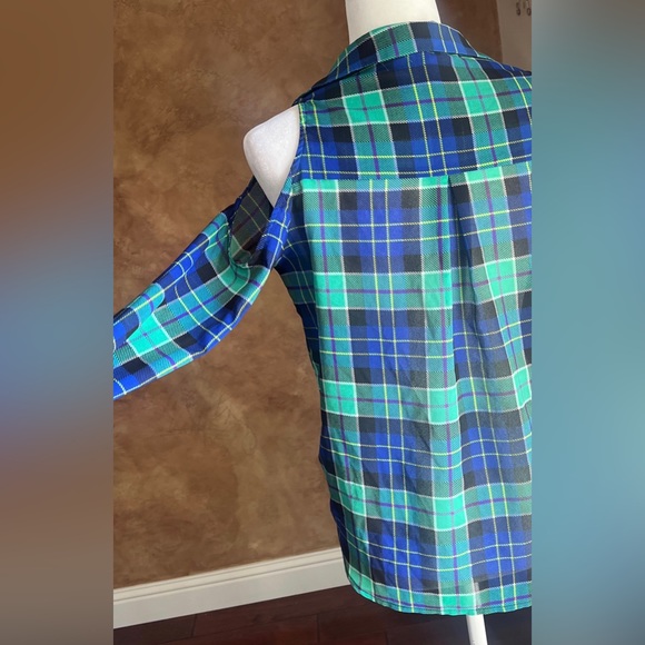 Forever 21 Blue and green plaid chiffon shoulder off top size small - Picture 5 of 7